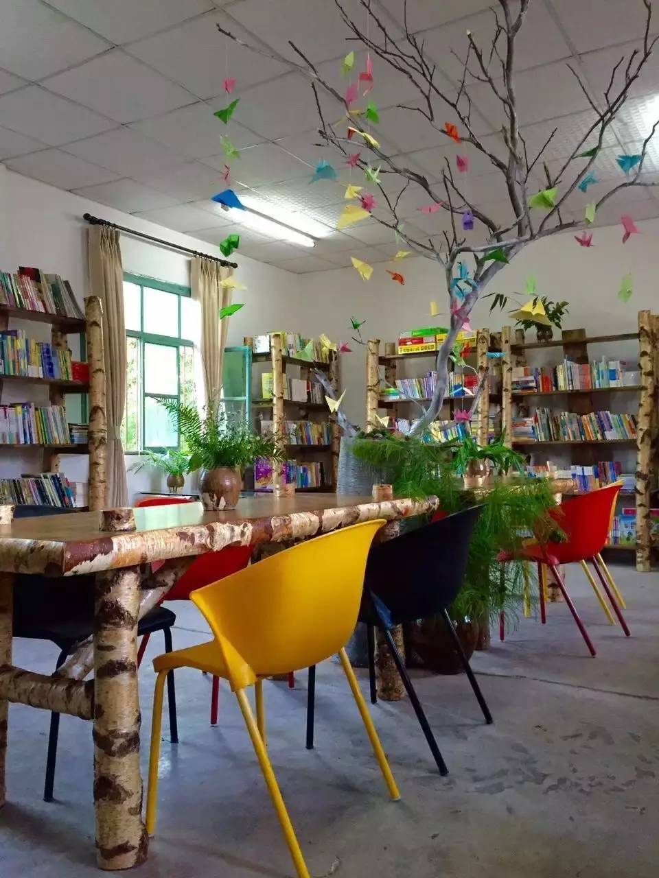 金瓦奖爱心书屋微公益(第一间):云阳县黄石镇杨柳村明德小学